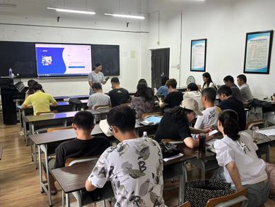 以服務(wù)師生為宗旨的財務(wù)處 點對點精準服務(wù)與教育信息咨詢的創(chuàng)新實踐